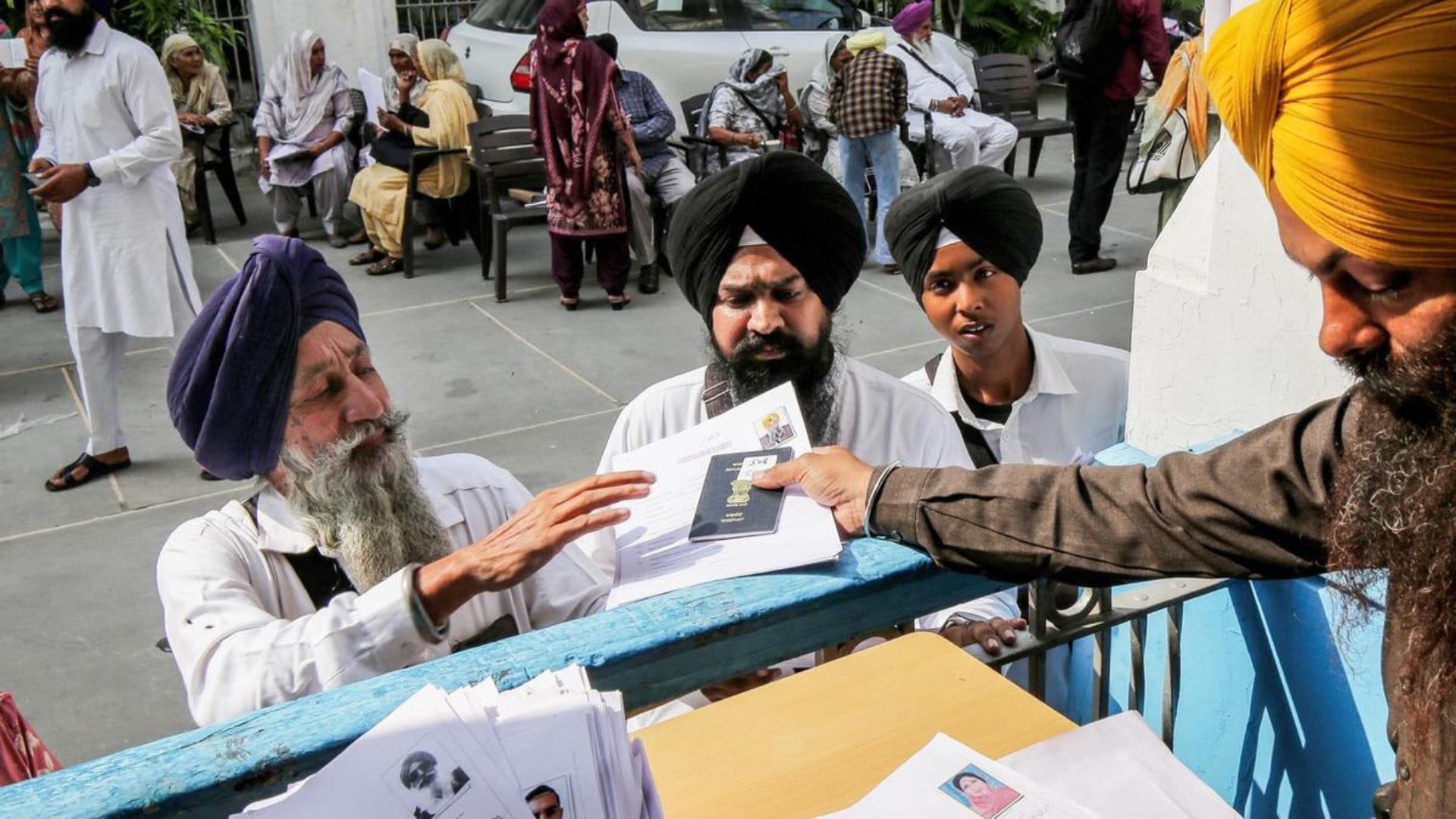 Faith and Friction: Pakistan Denies Entry to Hindu Pilgrims in Sikh ‘Jatha’