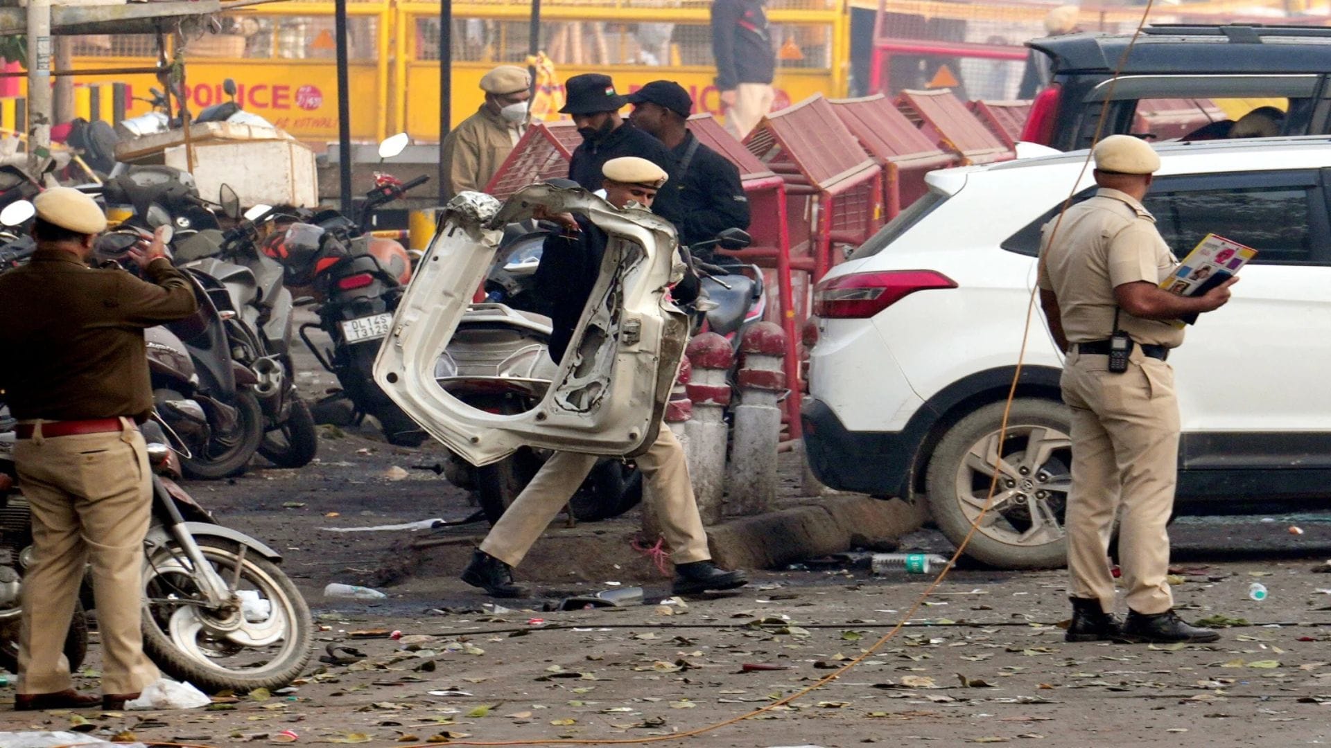 Red Fort Blast Aftermath: Death Toll Climbs to 13 as NIA Takes Over Probe; 7 Victims Identified